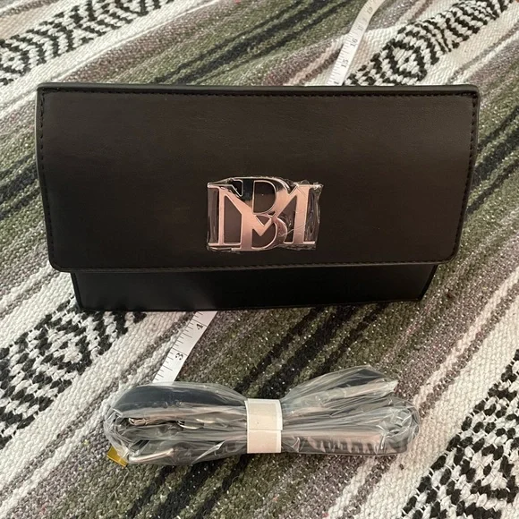 black Badgley Mischka Flap crossbody convertible bag Silver hardware - Picture 2 of 6